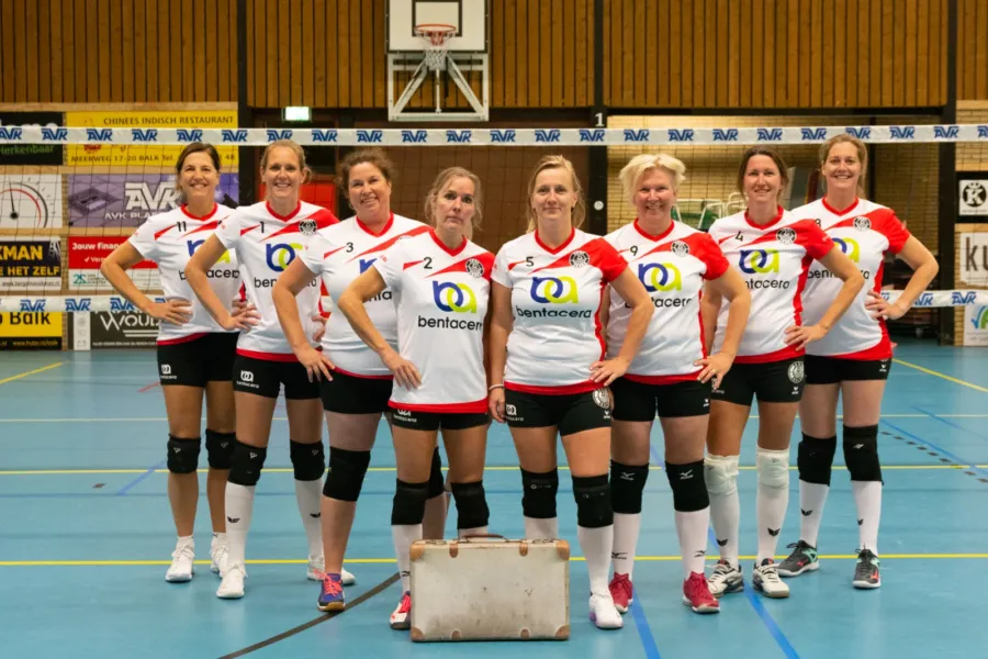 Teamfoto Dames 7 van volleybalvereniging DBS Balk, seizoen 2025-2026