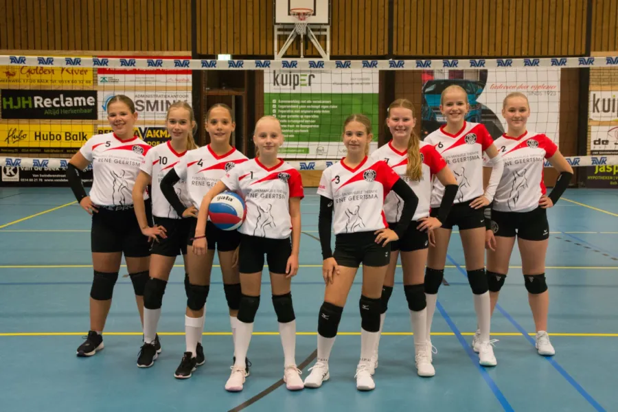 Teamfoto Meisjes C2 van volleybalvereniging DBS Balk, seizoen 2025-2026